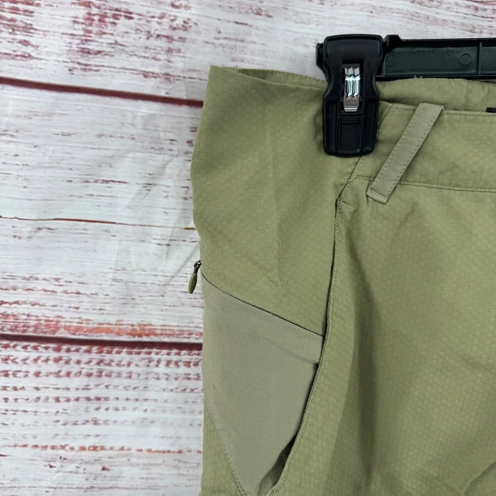 The North Face Hiking‎ Shorts Mens Size 32 Green Honeycomb Ripstop Performance